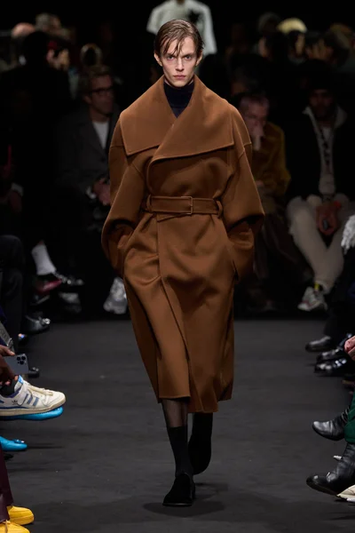 Look 20